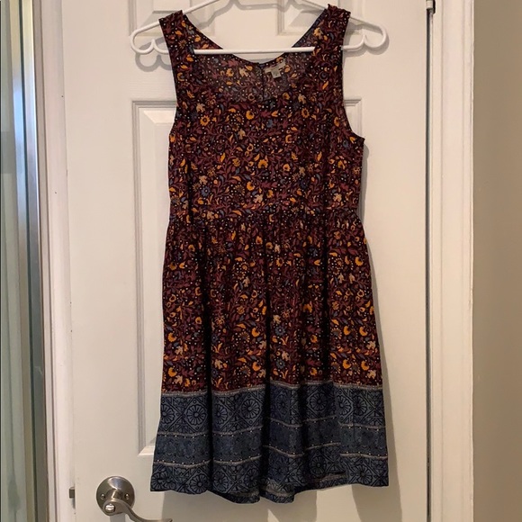 Sundress with back cutout - Picture 1 of 5